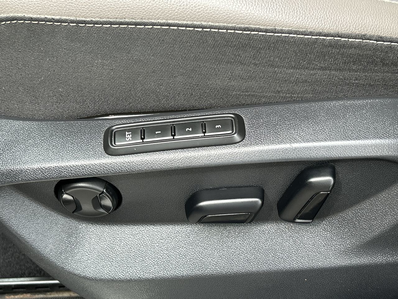 2022 Volkswagen Atlas in Barrie, Ontario
