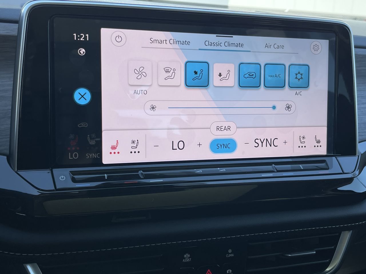 2024 Volkswagen Atlas in Barrie, Ontario