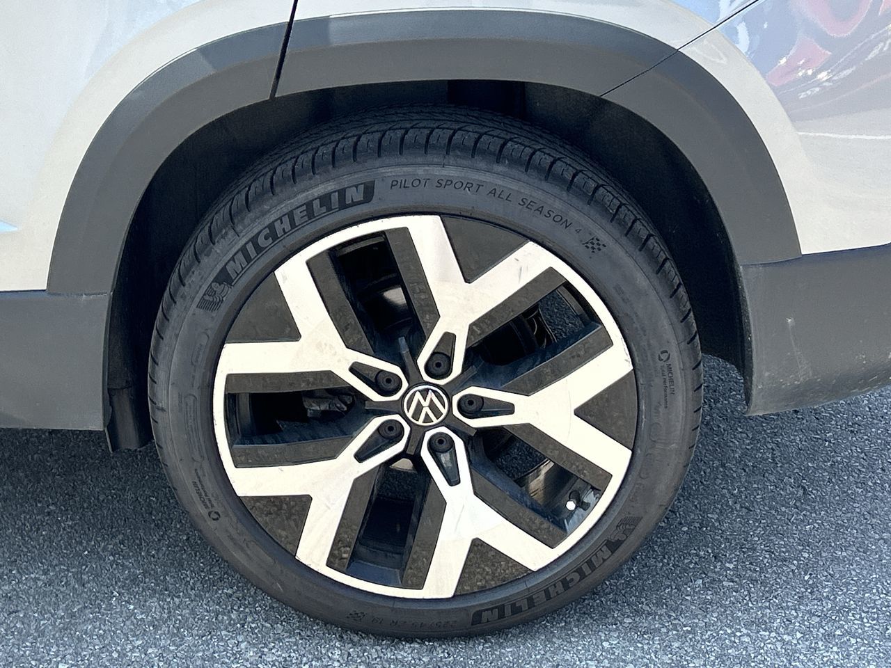 2022 Volkswagen Taos in Barrie, Ontario