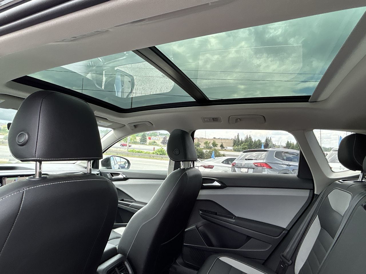 Volkswagen Taos  2022 à Barrie, Ontario
