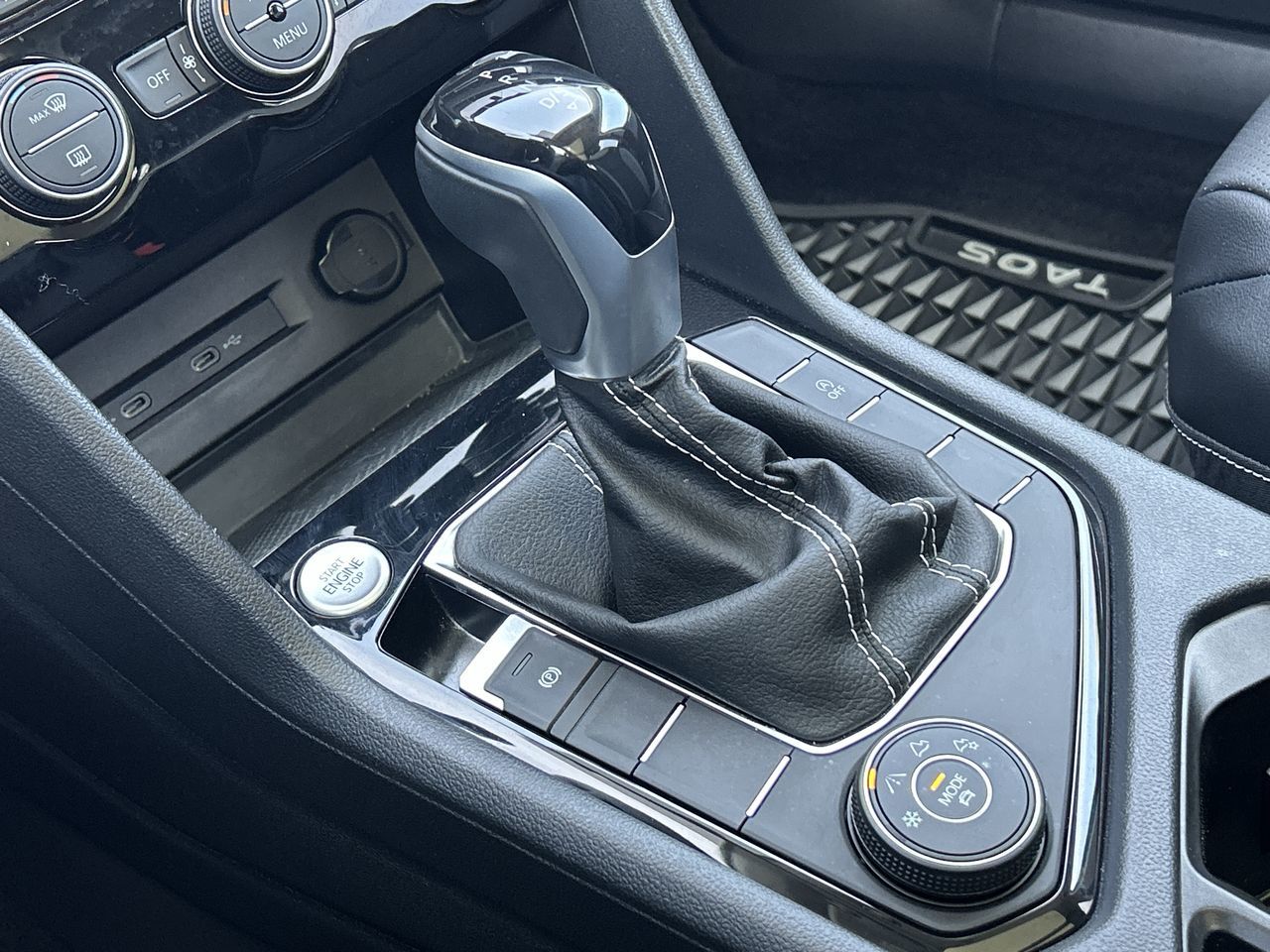 Volkswagen Taos  2023 à Barrie, Ontario