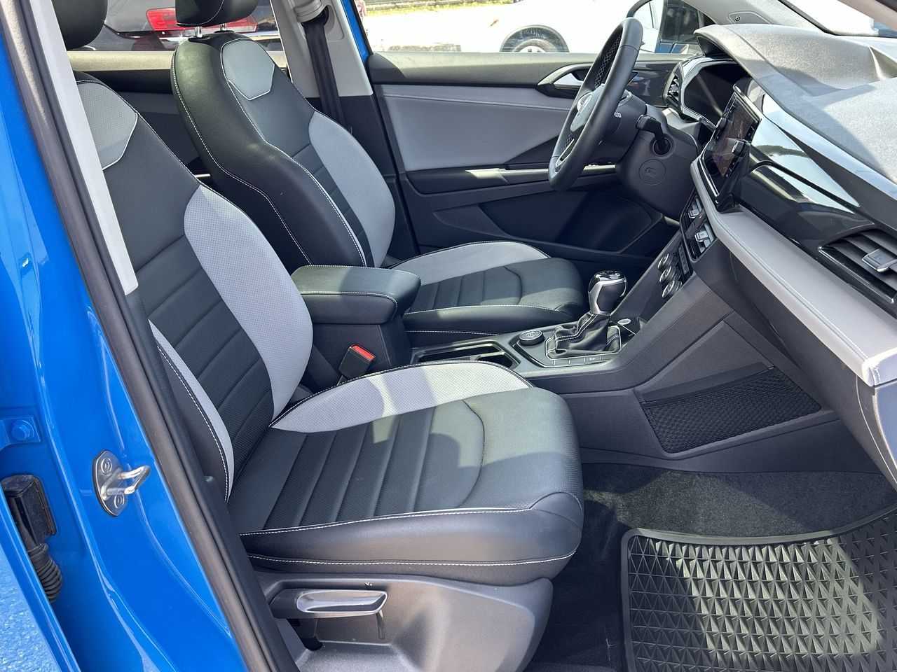 Volkswagen Taos  2023 à Barrie, Ontario