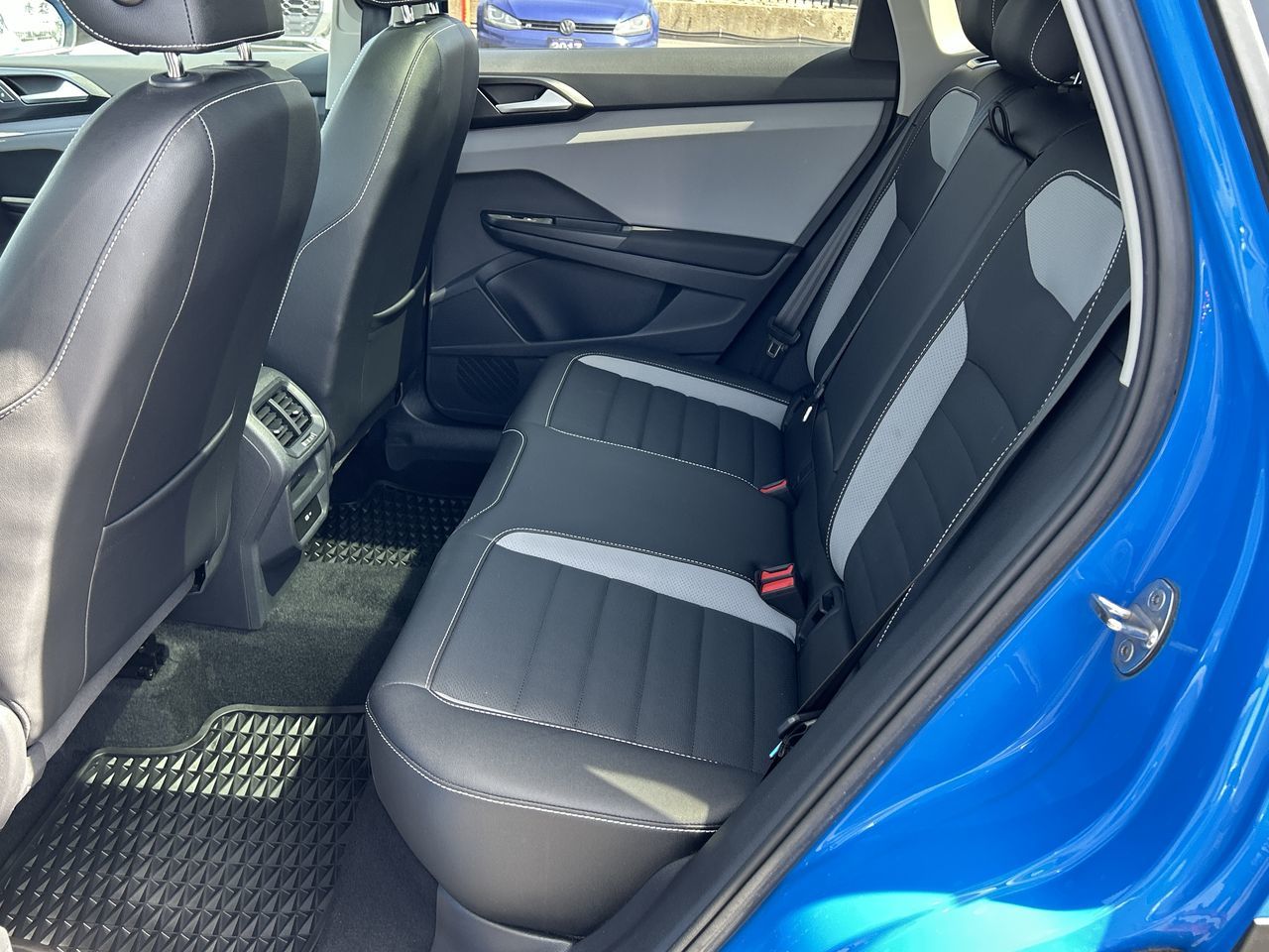 Volkswagen Taos  2023 à Barrie, Ontario