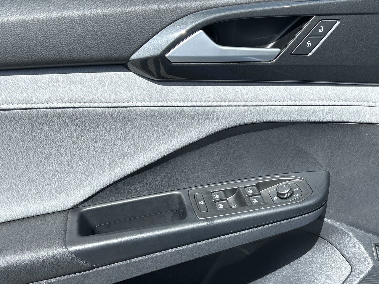 Volkswagen Taos  2023 à Barrie, Ontario