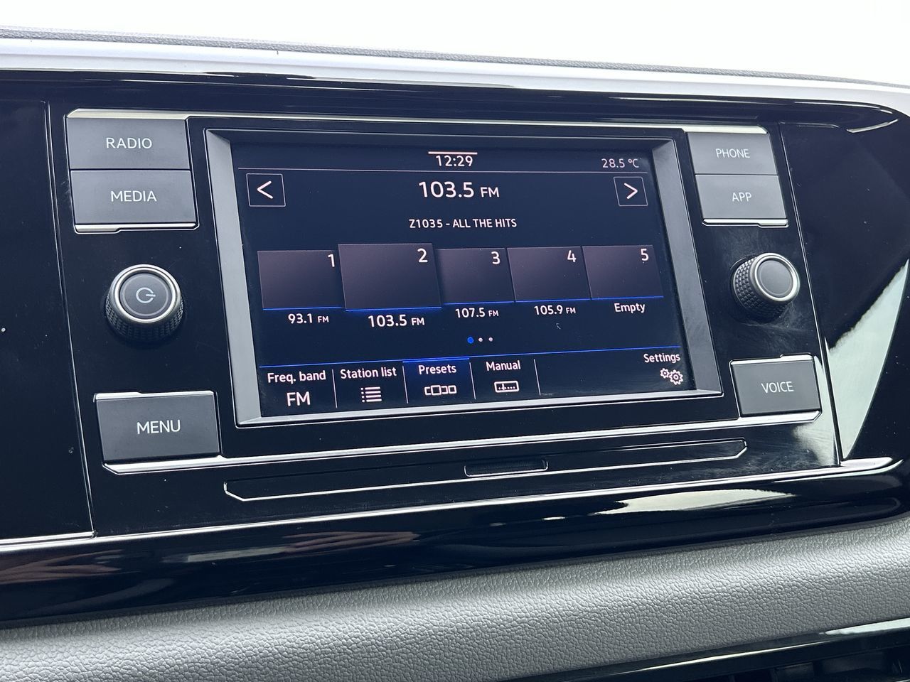 Volkswagen Taos  2023 à Barrie, Ontario