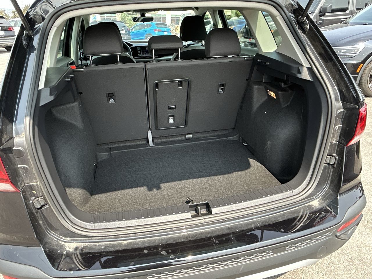 Volkswagen Taos  2023 à Barrie, Ontario