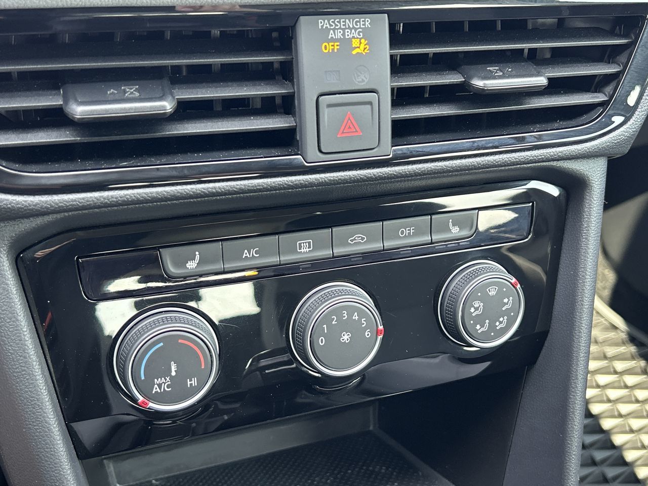 Volkswagen Taos  2023 à Barrie, Ontario