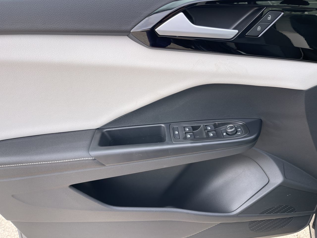 2025 Volkswagen Taos in Barrie, Ontario