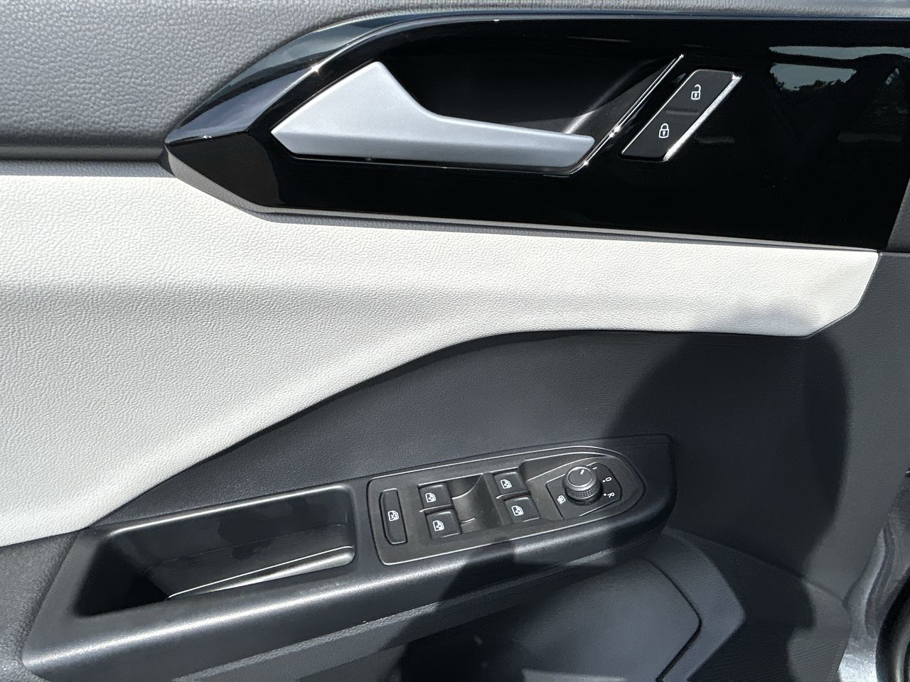 2025 Volkswagen Taos in Barrie, Ontario