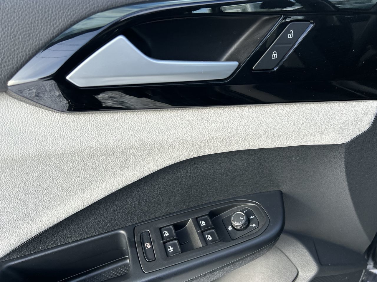 Volkswagen Taos  2025 à Barrie, Ontario