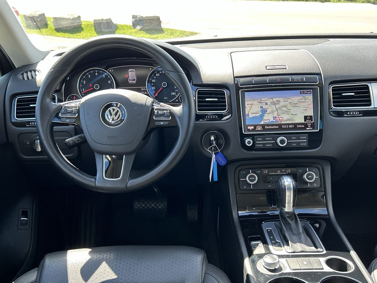 2016 Volkswagen Touareg in Barrie, Ontario