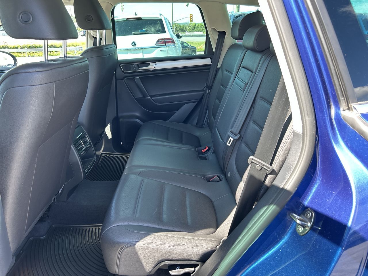 2016 Volkswagen Touareg in Barrie, Ontario