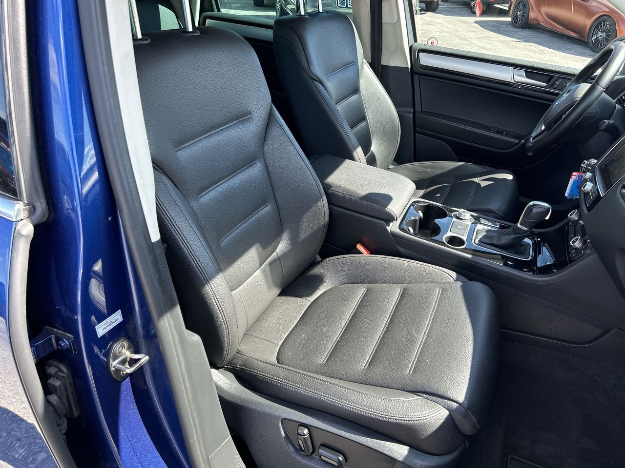2016 Volkswagen Touareg in Barrie, Ontario