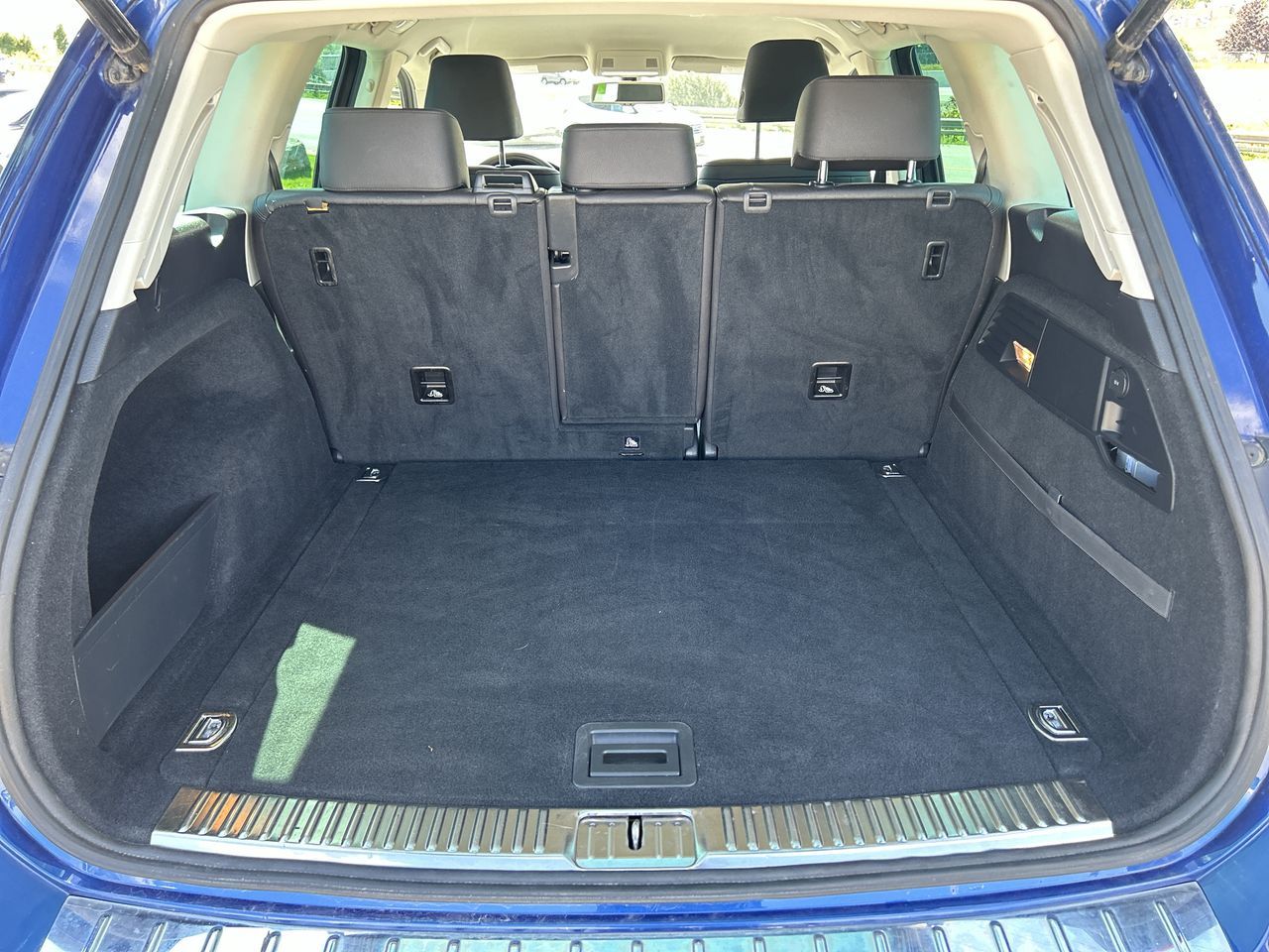 2016 Volkswagen Touareg in Barrie, Ontario