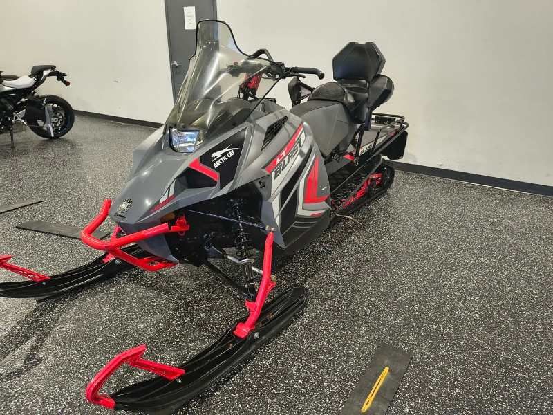 Centre du sport Lac-St-Jean à Alma | Snowmobile Arctic Cat in our