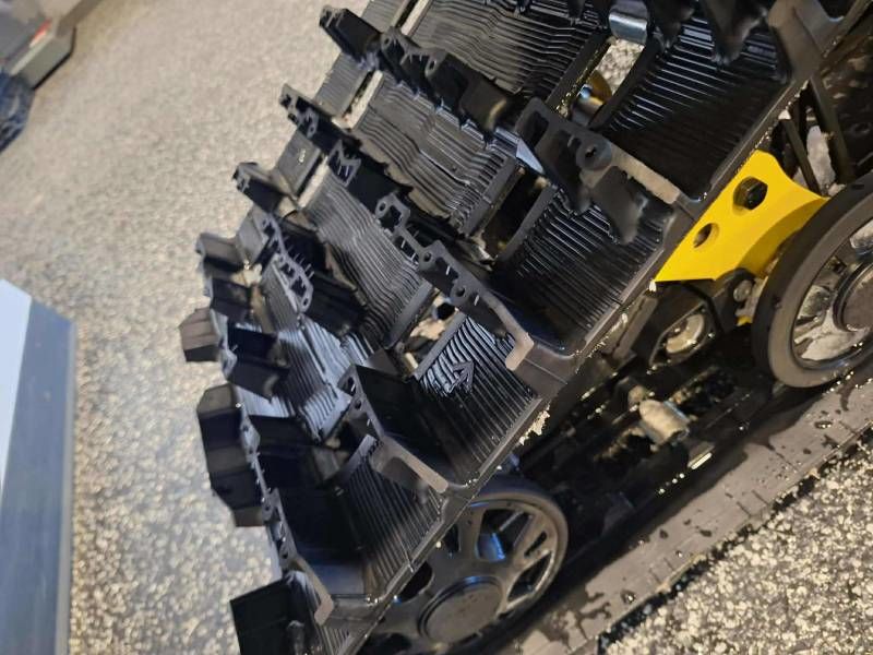 Bombardier TUNDRA 600 EFI  2025