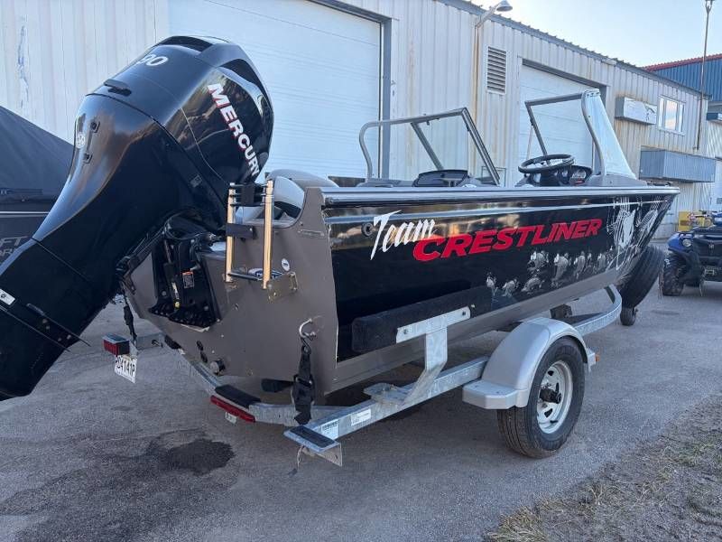 Crestliner BATEAU ALUMINIUM SUPER HAWK 1650  2012