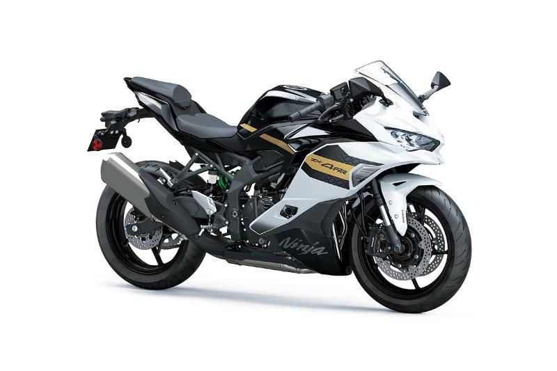 Centre du sport Lac-St-Jean à Alma | Bike Kawasaki Ninja ZX-4RR in