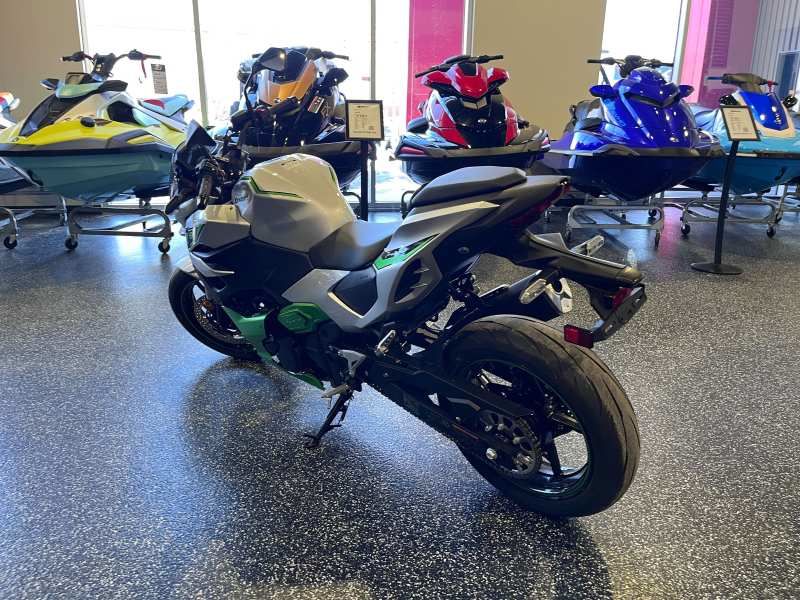 2024 Kawasaki Z7 HYBRID