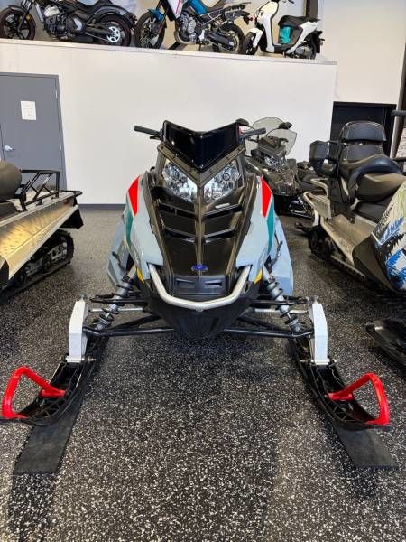 Polaris 550 INDY EVO 121  2024