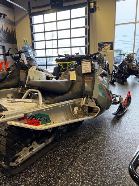 Polaris 550 INDY EVO 121  2024