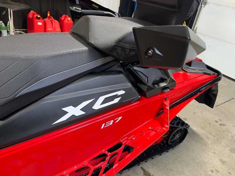 Polaris 850 INDY XC 137  2024