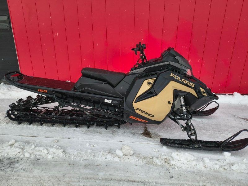 Polaris 850 RMK PRO 165 SLASH  2022