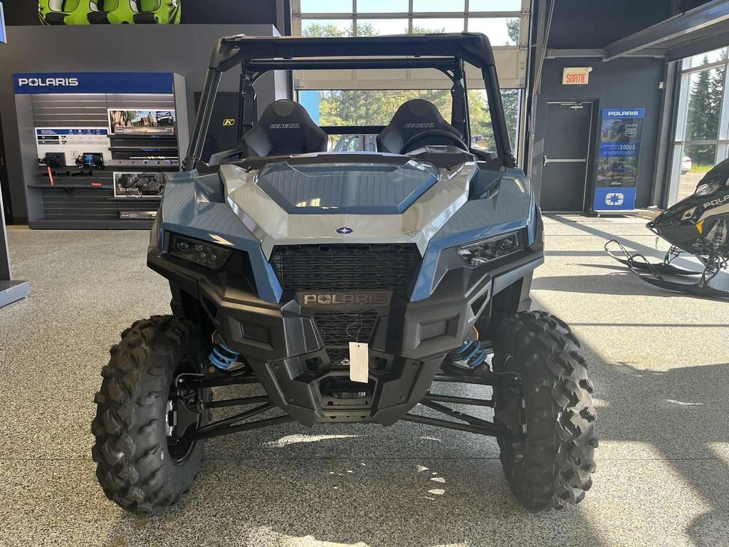 Polaris GENERAL 1000 PREMIUM SUSPENSION FX 2.0 PODIUM 2025
