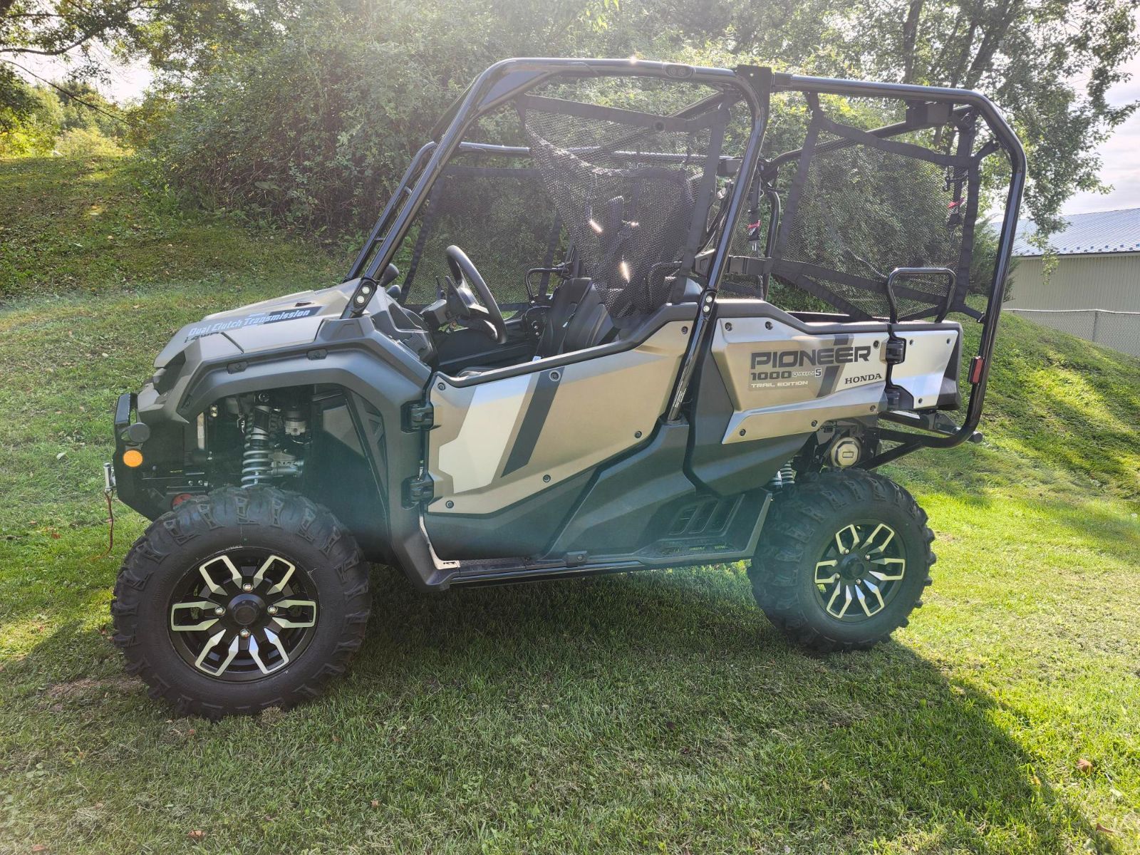 Honda Pioneer 1000-5P Trail  2024