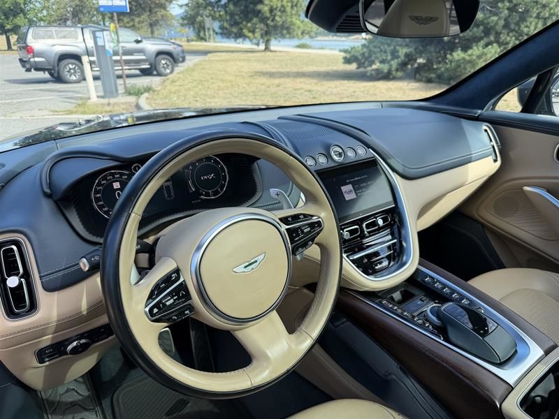 2021 Aston Martin DBX