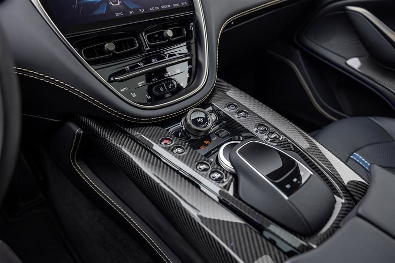 2023 Aston Martin DBX707