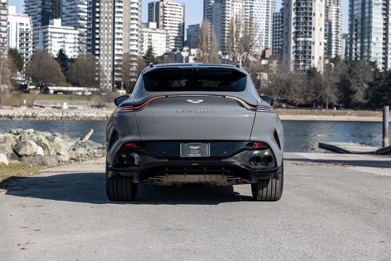 2023 Aston Martin DBX707