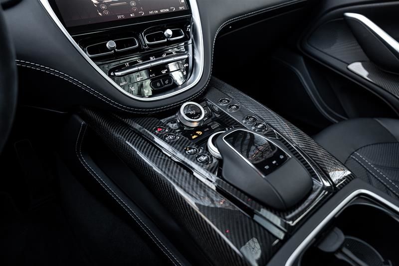 2023 Aston Martin DBX707