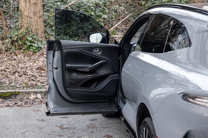 2023 Aston Martin DBX707