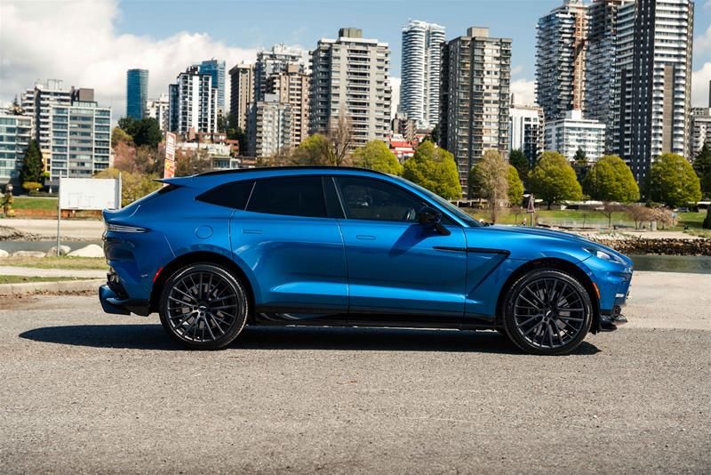 2023 Aston Martin DBX707