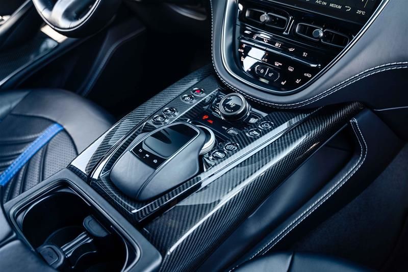 2023 Aston Martin DBX707