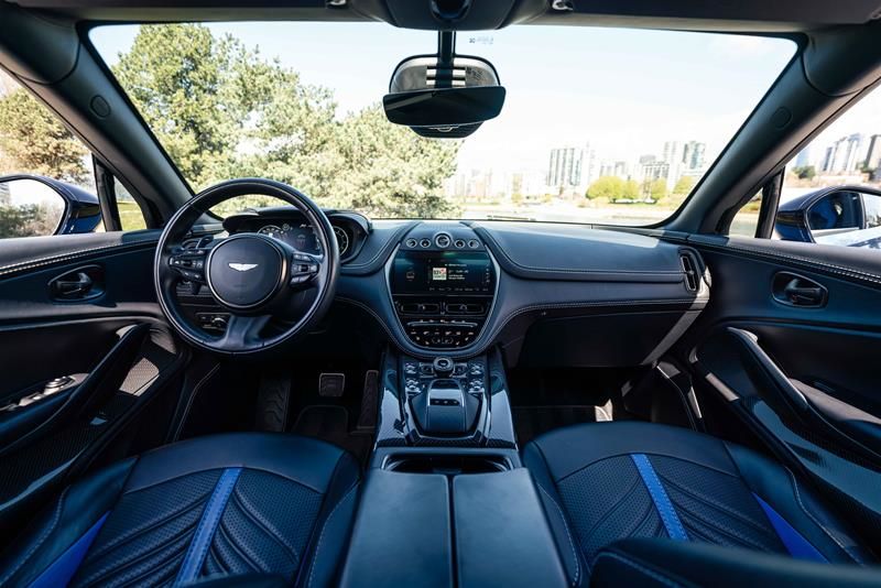 2023 Aston Martin DBX707