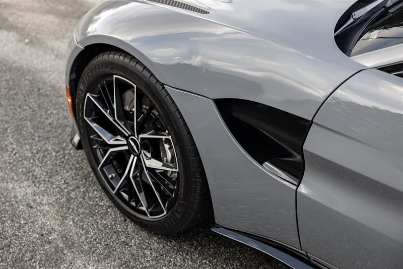 2022 Aston Martin Vantage