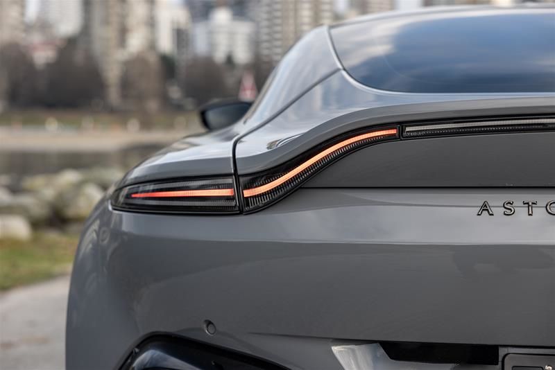 2022 Aston Martin Vantage