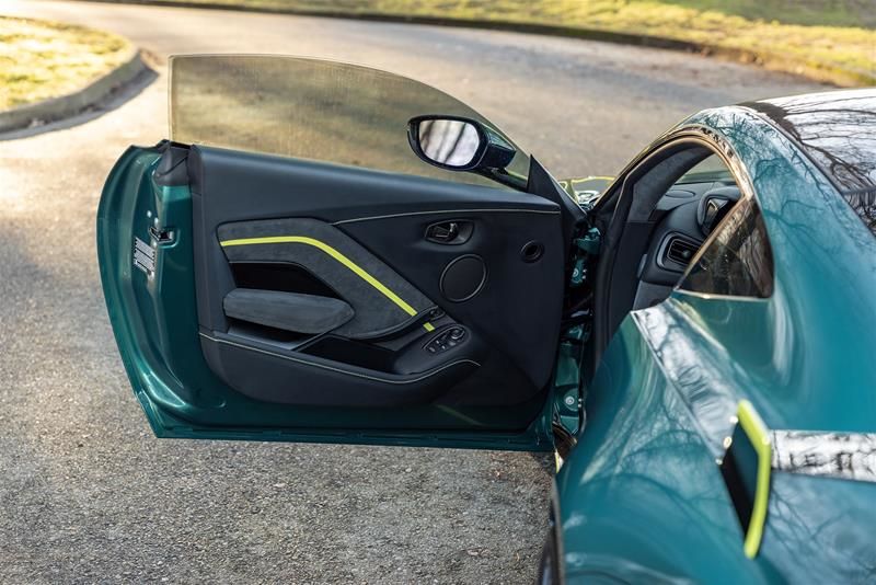 2022 Aston Martin Vantage in Vancouver, British Columbia