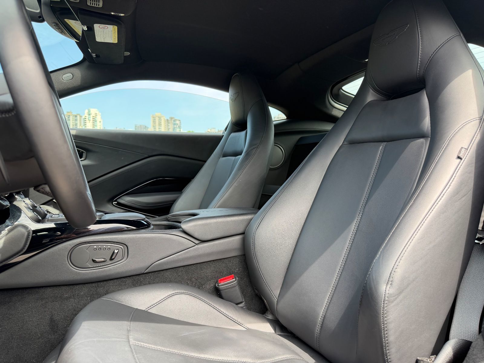 2022 Aston Martin Vantage