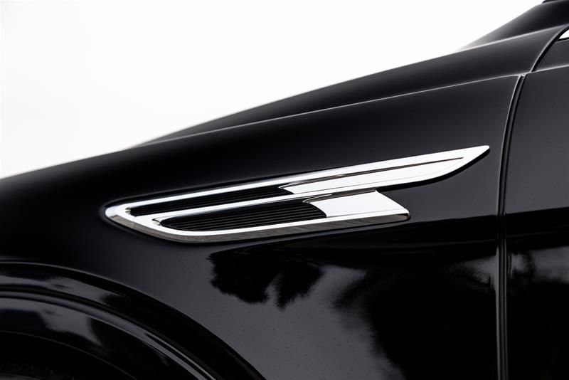 2025 Bentley BENTAYGA