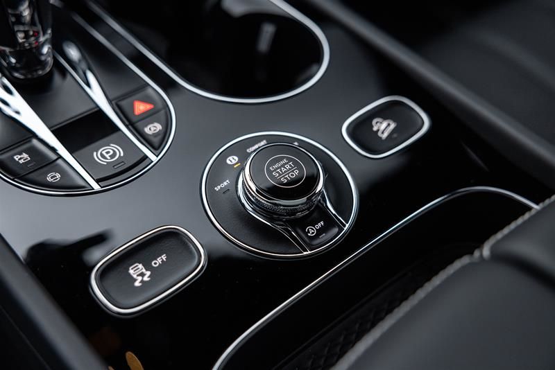 2025 Bentley BENTAYGA