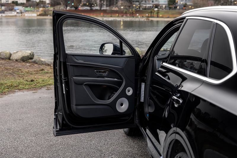 2025 Bentley BENTAYGA