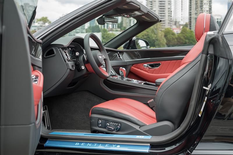 Bentley Continental GTC  2024 à Vancouver, Colombie-Britannique