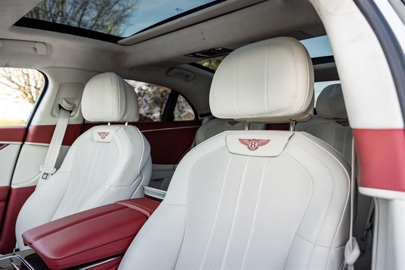 Bentley Flying Spur  2022 à Vancouver, Colombie-Britannique