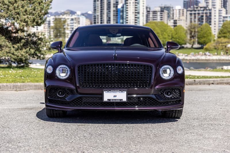 Bentley Flying Spur  2023 à Vancouver, Colombie-Britannique
