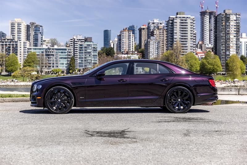 Bentley Flying Spur  2023 à Vancouver, Colombie-Britannique