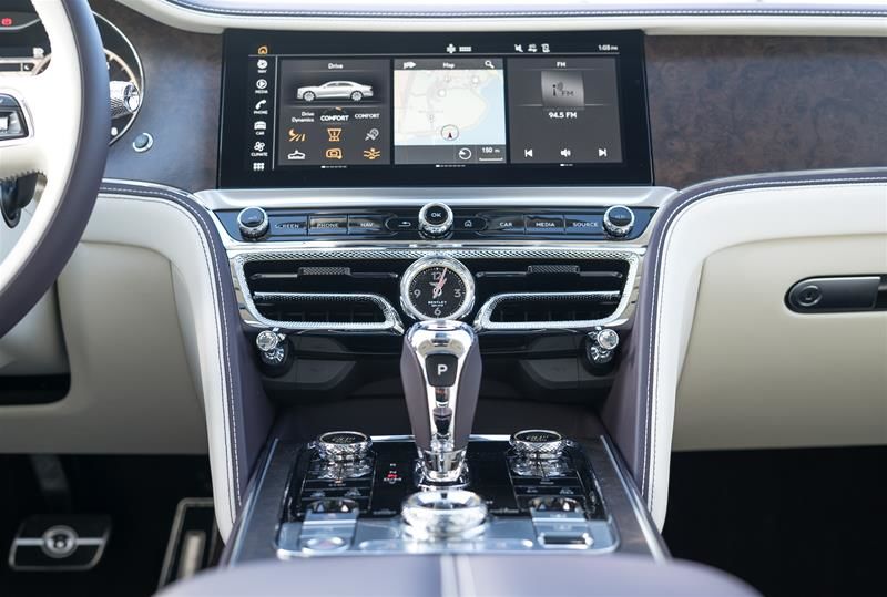 Bentley Flying Spur  2024 à Vancouver, Colombie-Britannique