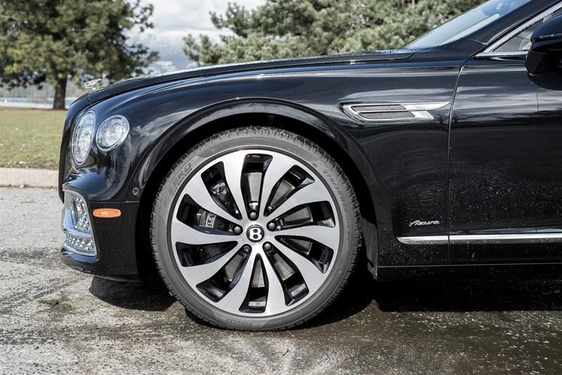 Bentley Flying Spur  2024 à Vancouver, Colombie-Britannique